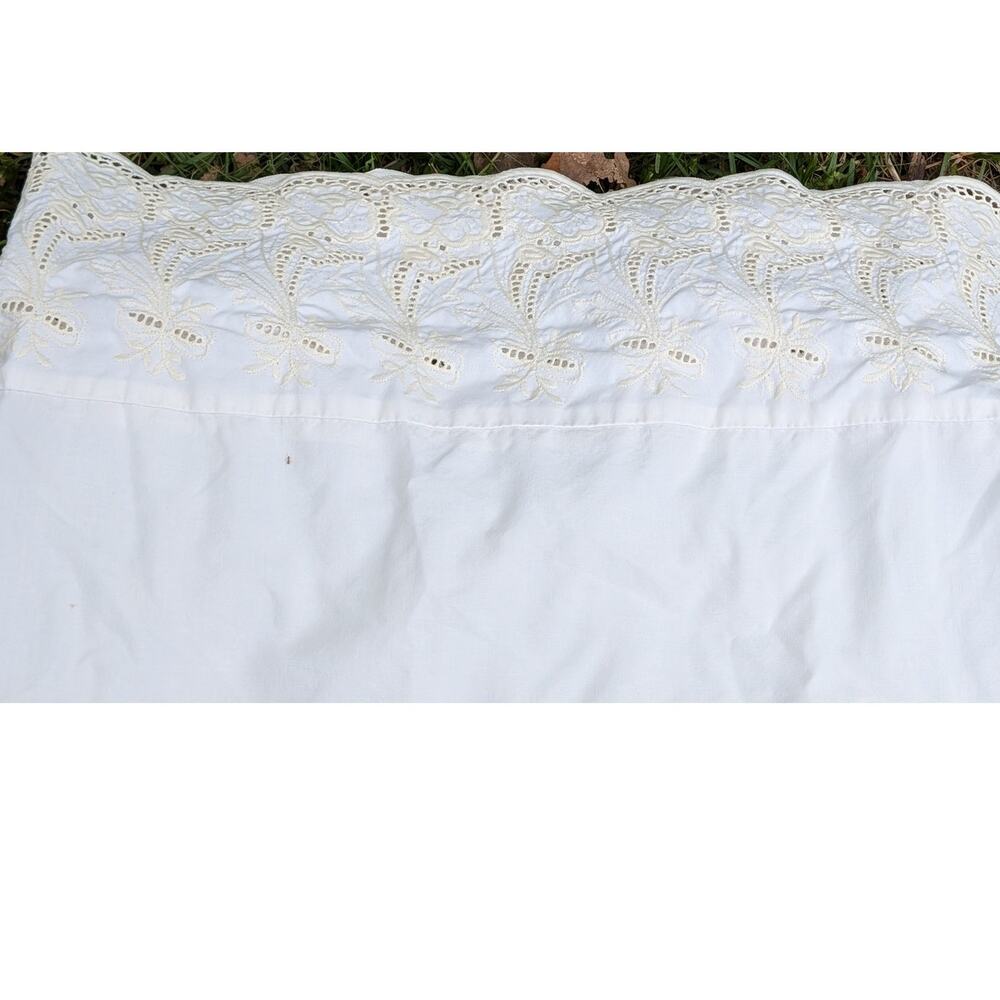 Vintage Pillowcases Set White Eyelet Embroidered Cotton Lace